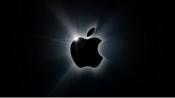 Apple увеличила объемы производства iPhone, надеясь выгадать от санкций против Huawei