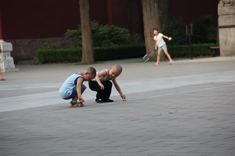 В Китае детям до 18 лет ограничили время игры до полутора часов в день