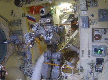 Российский робот для работы в открытом космосе обретет «лицо» весной