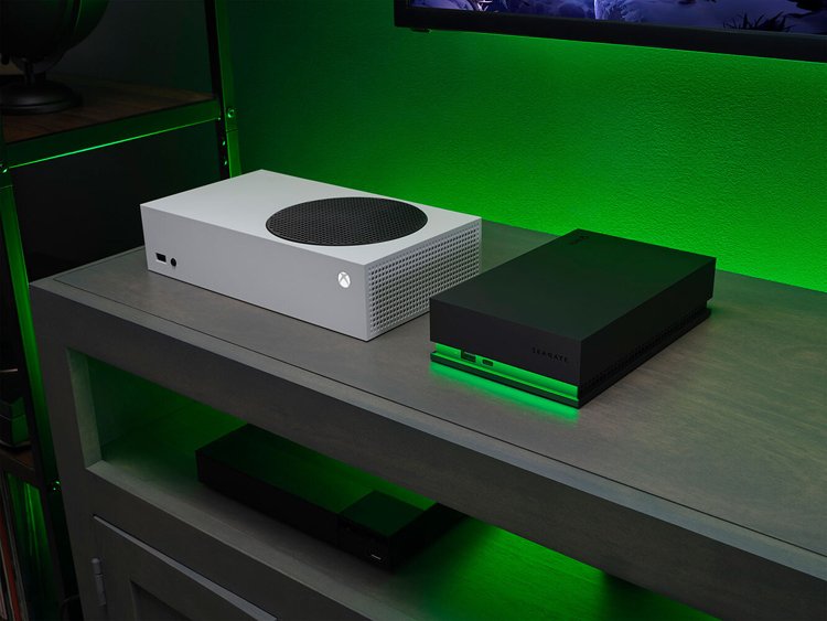 Seagate представила внешние жёсткие диски с подсветкой для игровых консолей Xbox