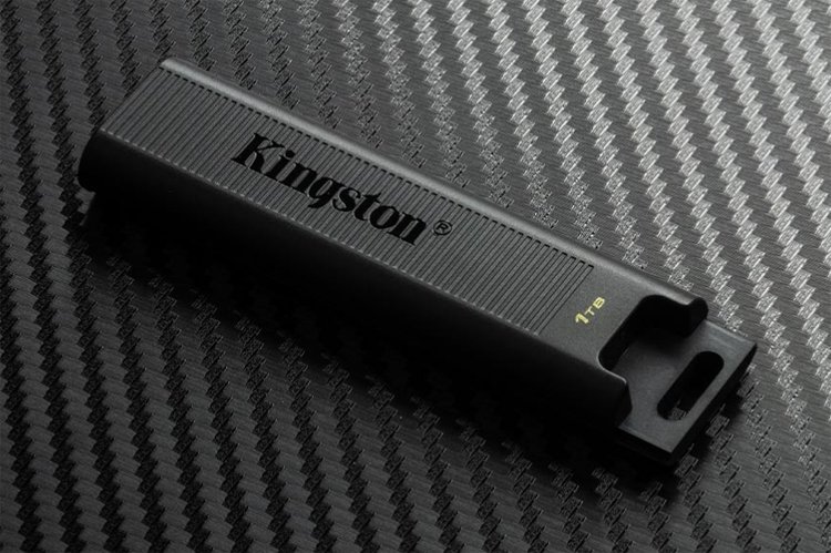 Kingston выпустила суперскоростную флешку DataTraveler Max — ёмкость до 1 Тбайт и скорость до 1000 Мбайт/с