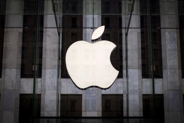 Apple обвинили в подслушивании разговоров пользователей